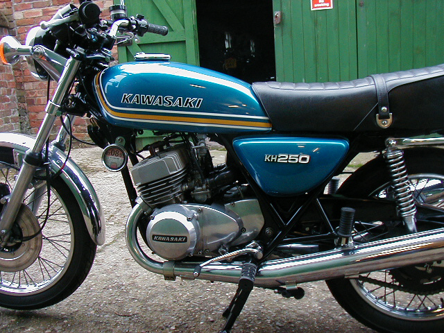 1976 Kawasaki KH250B1 triple